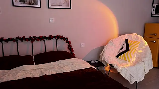 doll lol  online show from April 2026 06:35:01 PM