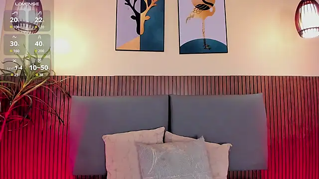 NicolleeEvanss online show from September 2025 12:15:02 PM