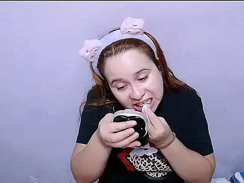 SubLayla01 online show from April 2026 08:09:02 PM