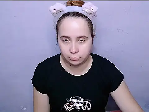 Snapshot of SubLayla01 chatting on July 2026 05:30:02 PM SubLayla01 online show from July 2026 05:30:02 PM