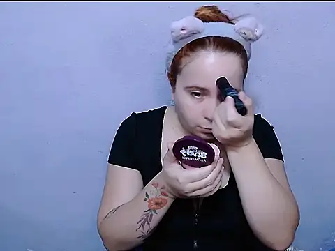 Snapshot of SubLayla01 chatting on August 2026 05:56:01 PM SubLayla01 online show from August 2026 05:56:01 PM