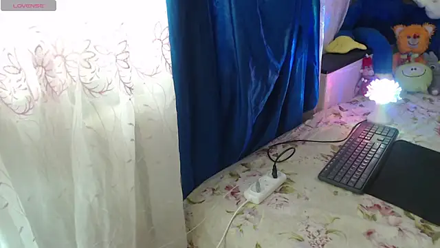 CamDiva113 online show from March 2026 06:04:02 AM