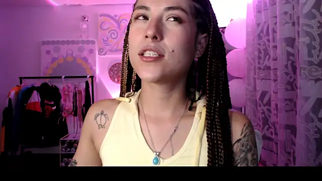 Snapshot of Hellen_dumont chatting on April 2026 02:24:02 AM Hellen dumont online show from April 2026 02:24:02 AM