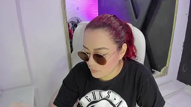 Snapshot of DarlingBDSM_ chatting on March 2025 01:40:02 PM DarlingBDSM online show from March 2025 01:40:02 PM