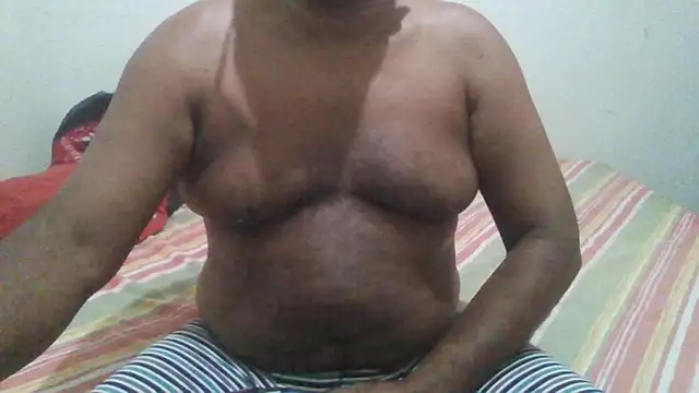 Snapshot of Beargryzzly chatting on December 2024 03:43:01 PM Beargryzzly online show from December 2024 03:43:01 PM