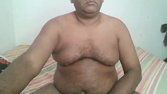 Snapshot of Beargryzzly chatting on December 2024 03:15:01 AM Beargryzzly online show from December 2024 03:15:01 AM