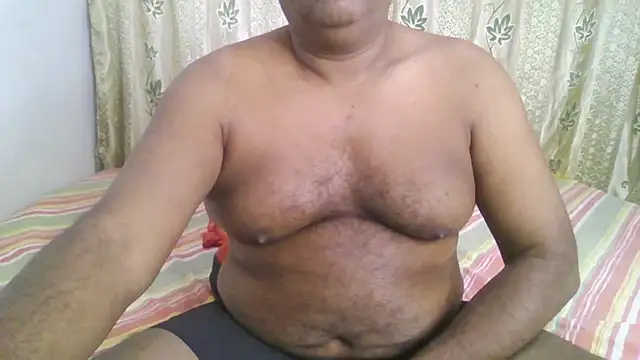 Snapshot of Beargryzzly chatting on December 2024 06:58:02 PM Beargryzzly online show from December 2024 06:58:02 PM