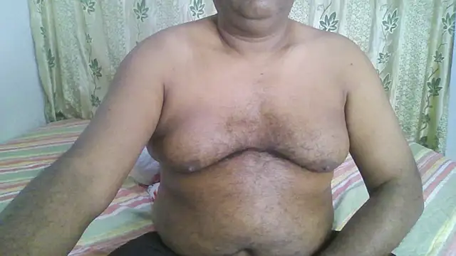 Snapshot of Beargryzzly chatting on January 2025 02:03:02 PM Beargryzzly online show from January 2025 02:03:02 PM