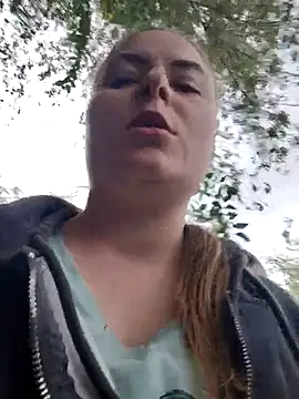 Snapshot of ElenaMaeer chatting on May 2026 01:49:02 PM ElenaMaeer online show from May 2026 01:49:02 PM
