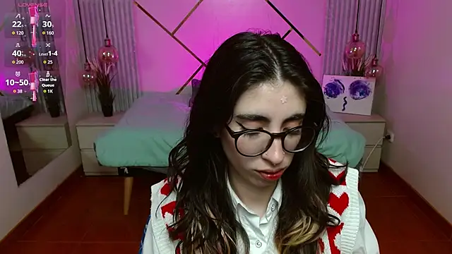 Snapshot of LenaRoses chatting on February 2026 09:29:02 PM LenaRoses online show from February 2026 09:29:02 PM