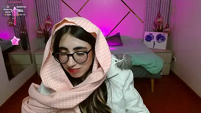 Snapshot of LenaRoses chatting on February 2026 09:29:02 PM LenaRoses online show from February 2026 09:29:02 PM