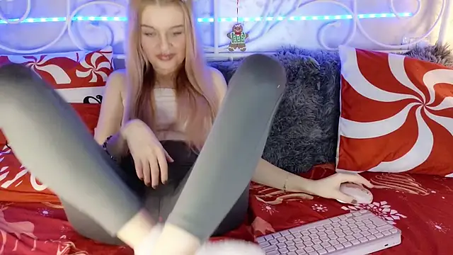 Snapshot of nicollewetpussy chatting on December 2024 11:24:01 PM nicollewetpussy online show from December 2024 11:24:01 PM