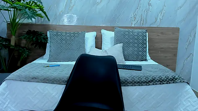 alice greco online show from November 2025 03:41:01 AM