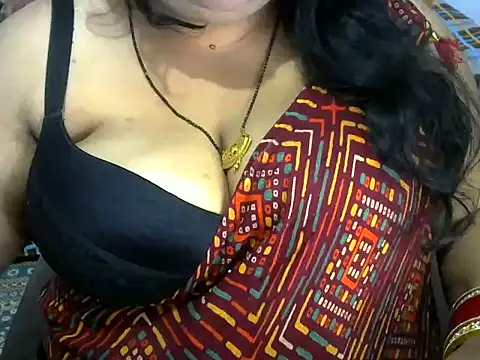 Snapshot of dramebaz_queen chatting on February 2026 07:23:02 PM dramebaz queen online show from February 2026 07:23:02 PM