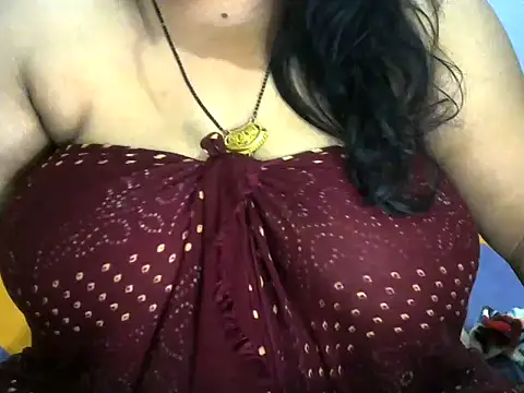 Snapshot of dramebaz_queen chatting on July 2026 06:21:01 PM dramebaz queen online show from July 2026 06:21:01 PM
