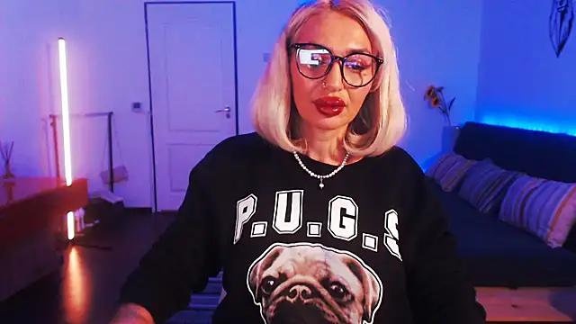 beauty chl0e online show from December 2024 07:36:01 PM