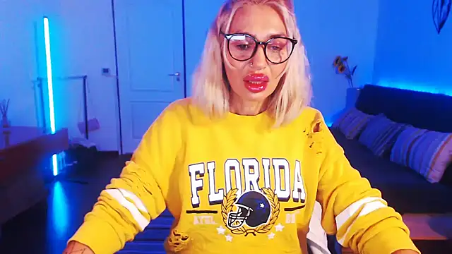 beauty chl0e online show from December 2024 07:53:02 PM