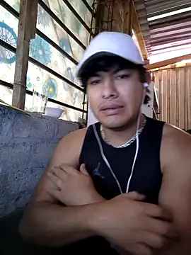 Snapshot of GusssHOT chatting on January 2026 04:22:02 PM GusssHOT online show from January 2026 04:22:02 PM