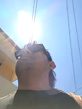 Snapshot of GusssHOT chatting on April 2026 05:54:02 PM GusssHOT online show from April 2026 05:54:02 PM