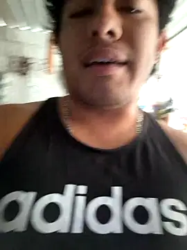 Snapshot of GusssHOT chatting on April 2026 03:35:01 PM GusssHOT online show from April 2026 03:35:01 PM