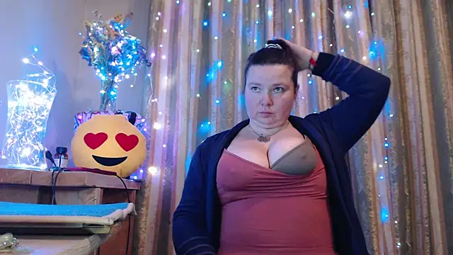 Snapshot of amorelara chatting on February 2026 03:02:02 AM amorelara online show from February 2026 03:02:02 AM