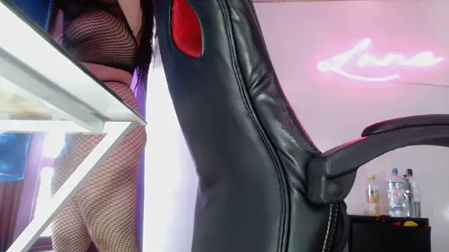 Lina23  online show from November 2025 02:42:01 PM