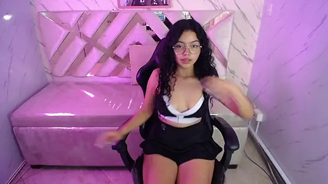 victoria castillo b online show from March 2025 05:41:02 AM