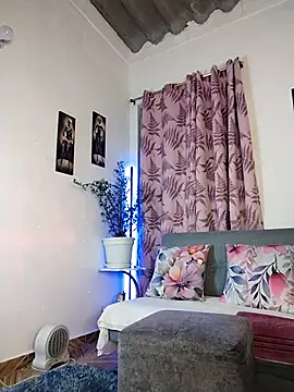 Charlotte Bayron online show from March 2025 12:51:01 AM