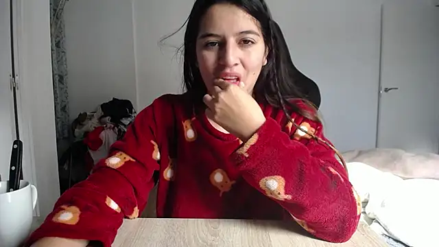 Contantin helena online show from December 2025 10:24:02 AM