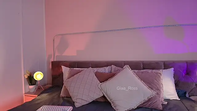 Giaa Ross online show from February 2025 11:52:01 AM