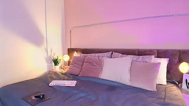 Giaa Ross online show from March 2025 11:48:01 AM