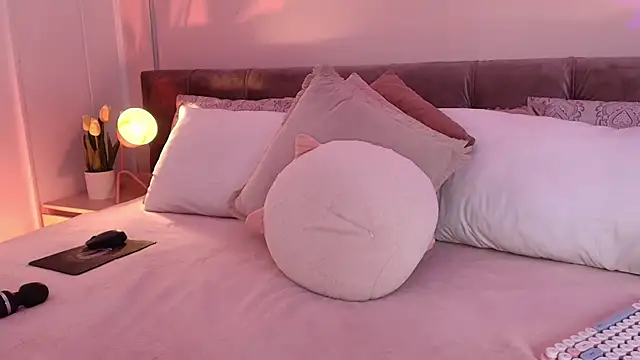 Giaa Ross online show from March 2025 03:18:02 PM