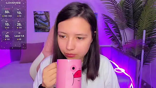 Lina Brownie online show from October 2025 02:42:02 AM