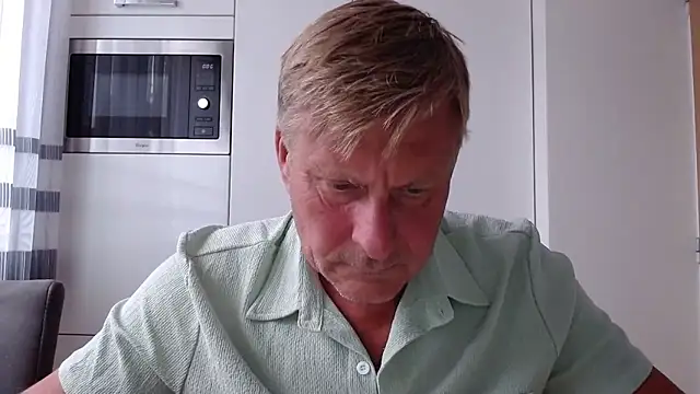 johnnym1 online show from September 2025 10:41:01 AM