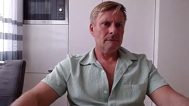 johnnym1 online show from October 2025 10:22:02 AM