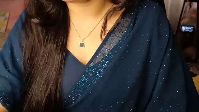 Snapshot of Spice-Summi chatting on July 2026 07:27:02 PM Spice-Summi online show from July 2026 07:27:02 PM