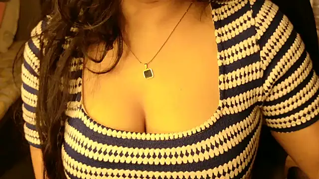 Snapshot of Spice-Summi chatting on July 2026 10:01:02 PM Spice-Summi online show from July 2026 10:01:02 PM