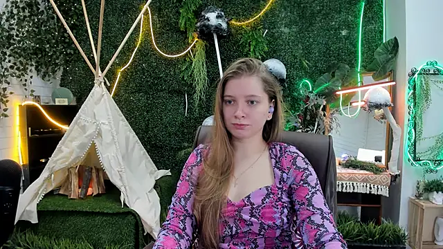MayaSinabon online show from September 2025 05:12:01 AM