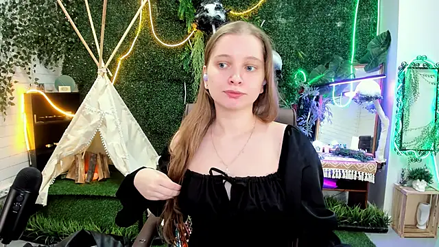 MayaSinabon online show from October 2025 12:14:02 PM