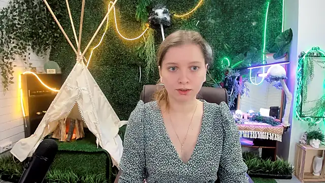 MayaSinabon online show from October 2025 09:08:01 AM