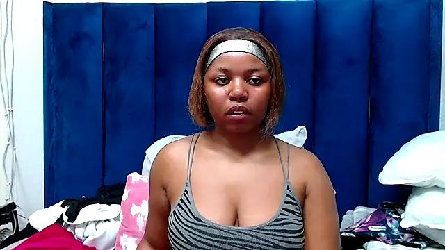 Snapshot of HotSmallTits chatting on May 2026 06:01:01 PM HotSmallTits online show from May 2026 06:01:01 PM