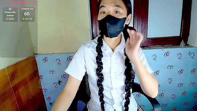   Saphia   online show from October 2025 03:34:01 PM