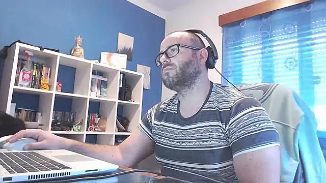 ravingr4d4 online show from March 2025 03:18:02 PM