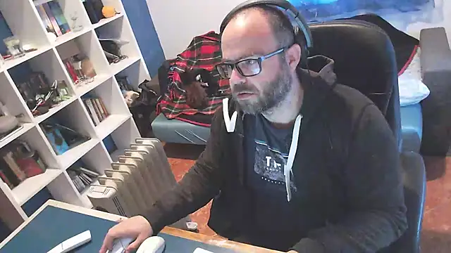 ravingr4d4 online show from March 2025 09:01:02 AM