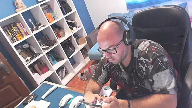 ravingr4d4 online show from September 2025 09:20:01 AM