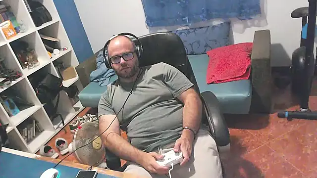 ravingr4d4 online show from September 2025 08:33:02 PM