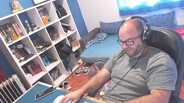 ravingr4d4 online show from September 2025 08:38:02 AM