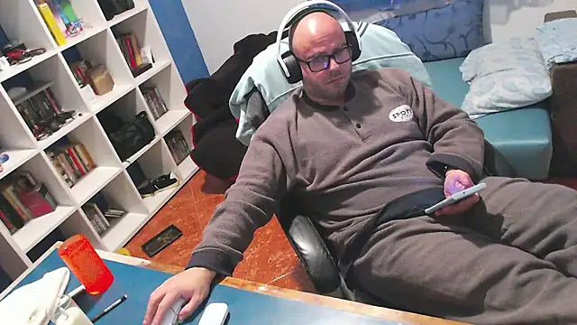 ravingr4d4 online show from December 2025 11:56:02 PM