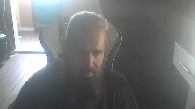maseurbeardedpig online show from October 2025 10:49:02 AM