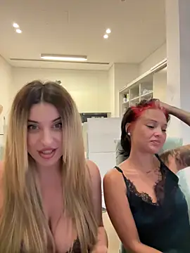 Snapshot of RoxxyDallas chatting on September 2025 07:05:01 PM RoxxyDallas online show from September 2025 07:05:01 PM